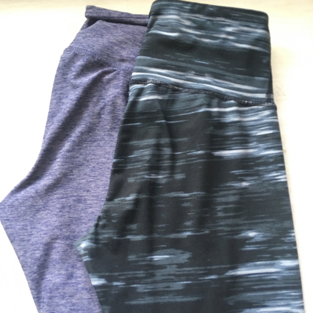 2 pairs of leggings Free People & old navy M